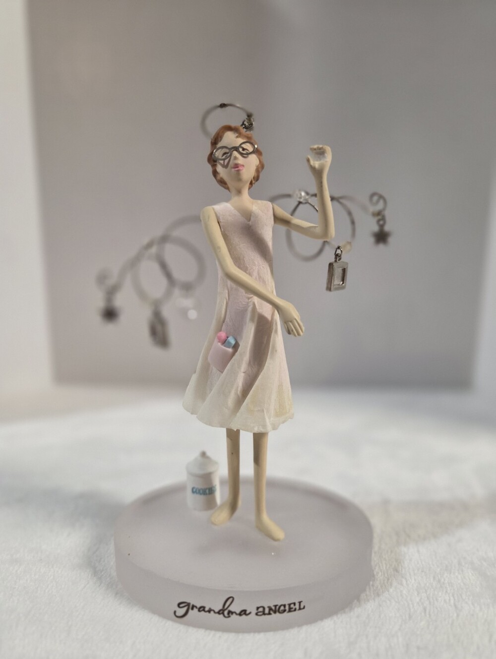Hallmark Down To Earth Grandma Angel Figurine With Hearts And Beads